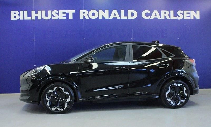 Sortmetal Ny 2025 Ford Puma Gen-E Premium | 234.900 kr. - Billede 1/4