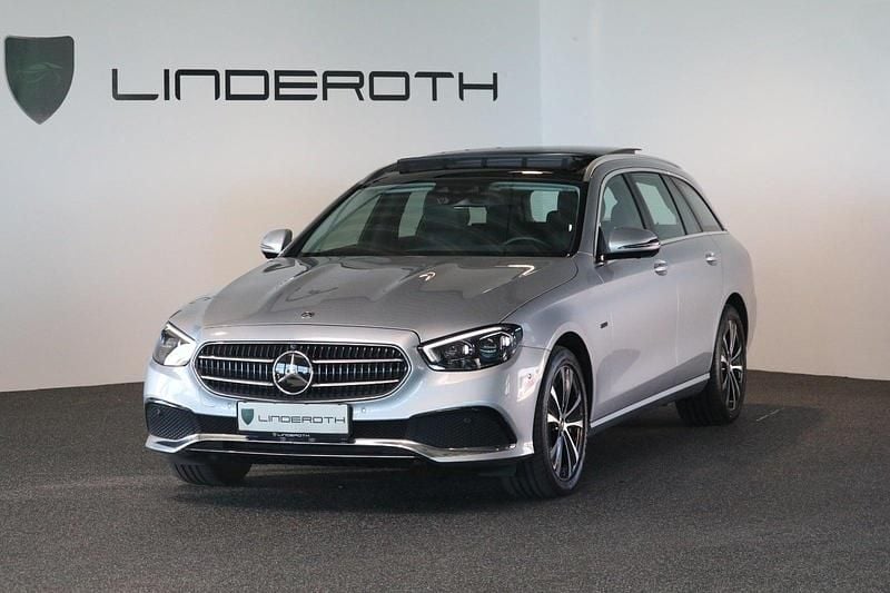 Sølvmetal Brugt 2021 Mercedes E300 Avantgarde Stationcar | 480.000 kr. (Lidt for dyr) - Billede 1/4
