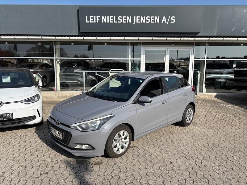 Brugt Hyundai i20 Trend 75 HK (55 kW) 2015 Grå Hatchback