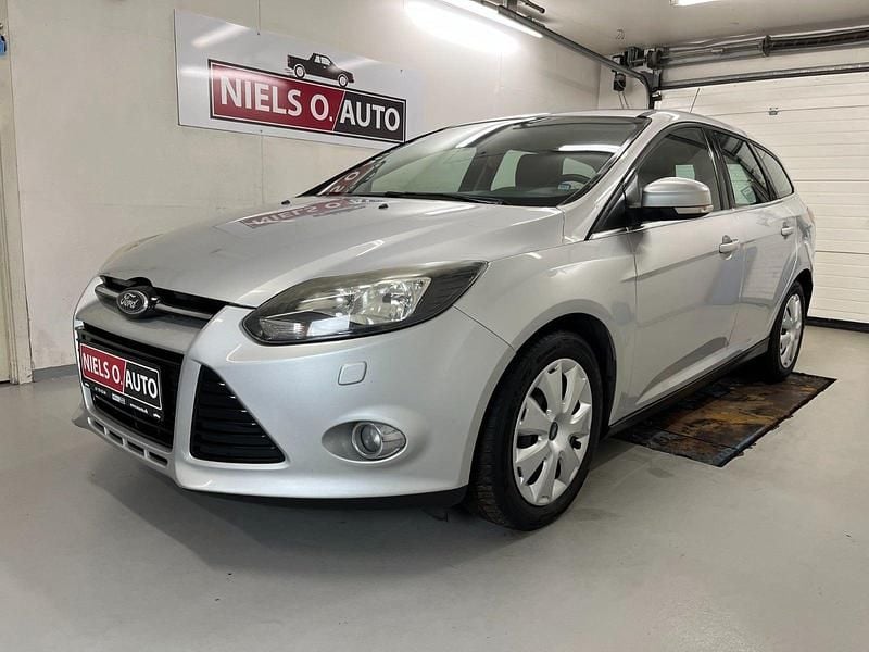 Sølvmetal Brugt 2012 Ford Focus Titanium Stationcar | 49.800 kr. (Lidt for dyr) - Billede 1/4