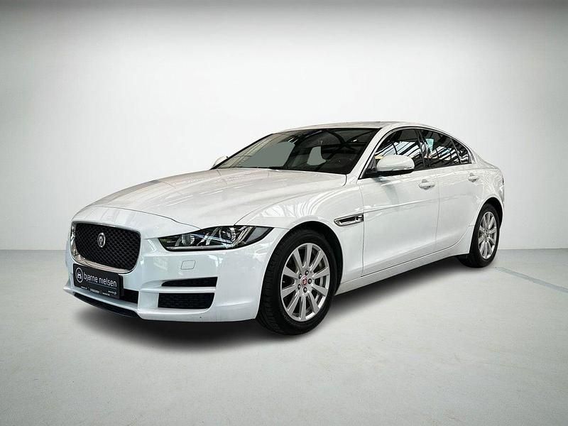 Hvid Brugt 2018 Jaguar XE Prestige Sedan | 219.900 kr. (Fair pris) - Billede 1/4