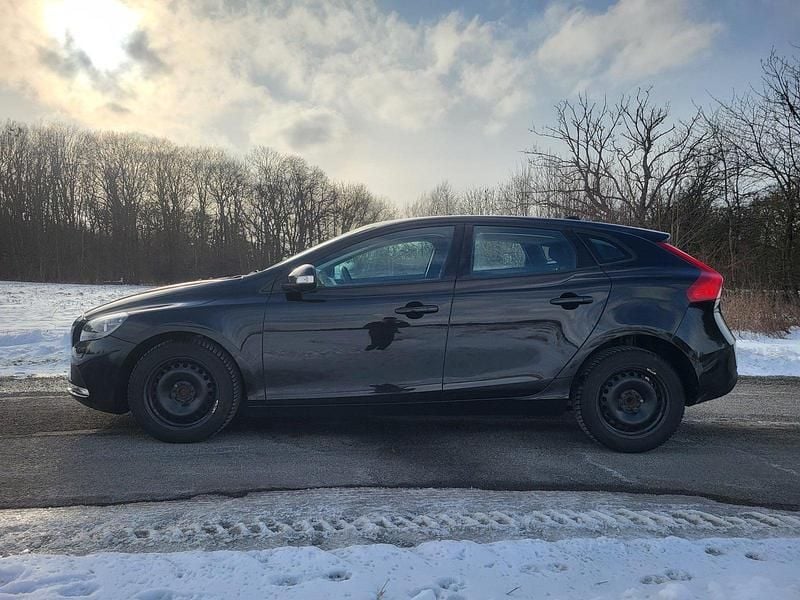Brugt Volvo V40 Kinetic 120 HK (88 kW) 2017 Sort Hatchback
