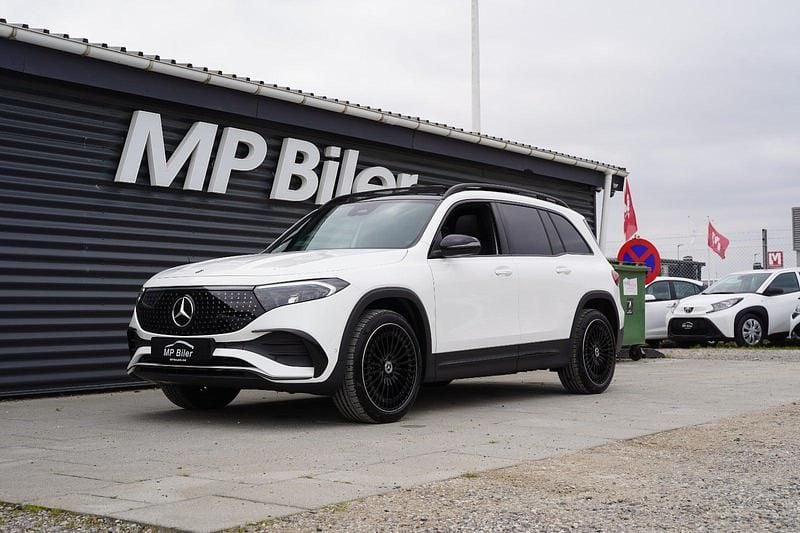 Hvid Brugt 2024 Mercedes EQB300 AMG line SUV | 379.900 kr. (Fair pris) - Billede 1/4