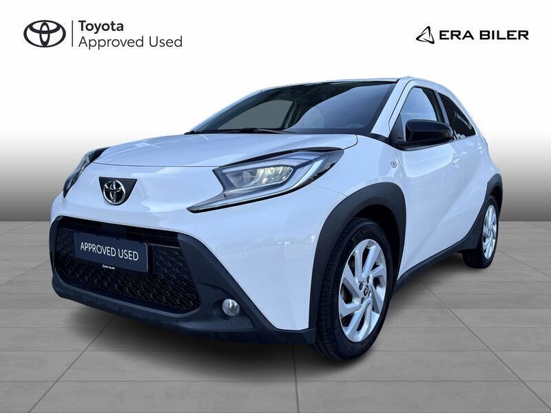Hvid Brugt 2022 Toyota Aygo Active Hatchback | 124.900 kr. (Fair pris) - Billede 1/4
