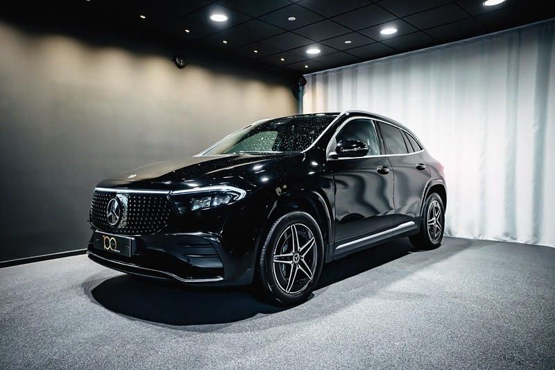 Farve: sort Brugt 2024 Mercedes EQA350 AMG SUV | 329.900 kr. (Fair pris) - Billede 1/4