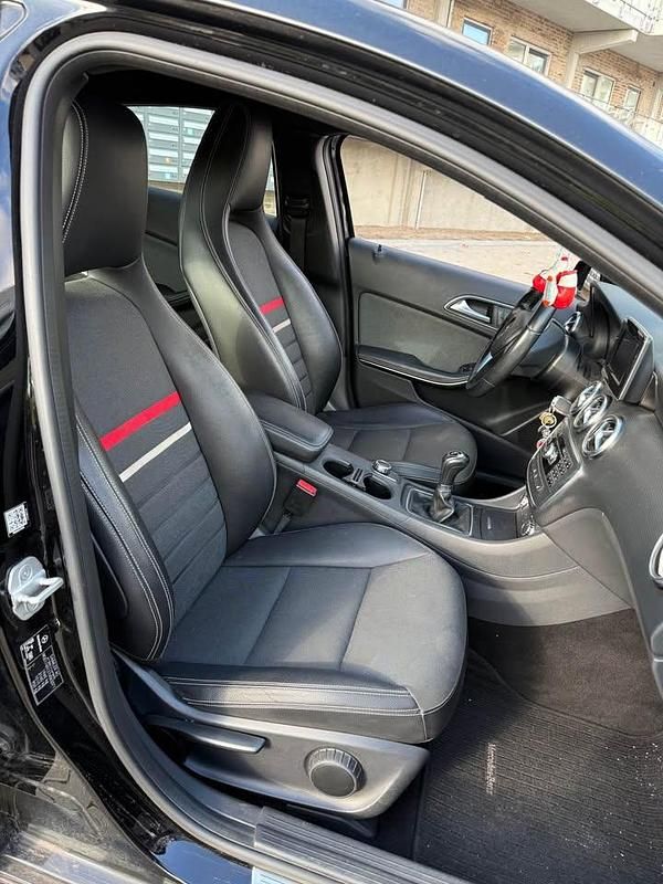 Brugt Mercedes A180 109 HK (80 kW) 2015 Sort Hatchback