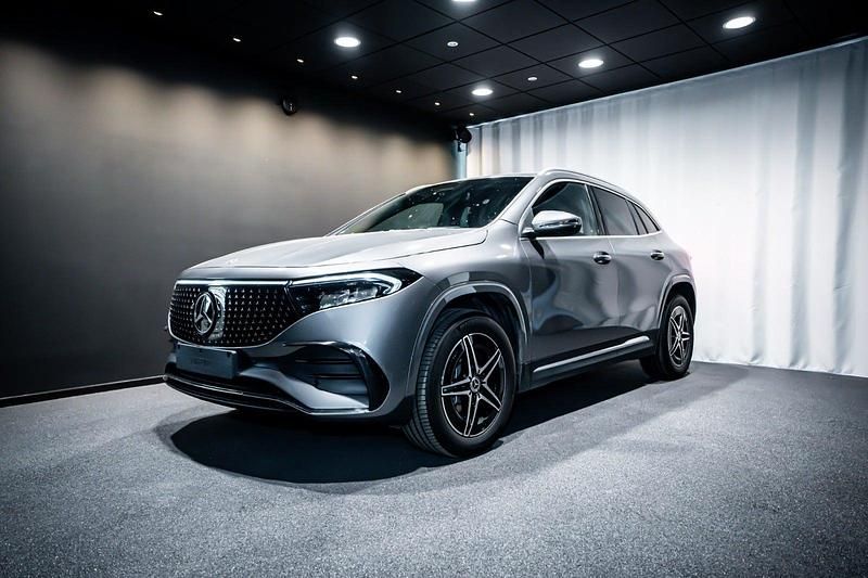 Farve: gråmetal Brugt 2025 Mercedes EQA250+ Premium SUV | 389.900 kr. (Fair pris) - Billede 1/4