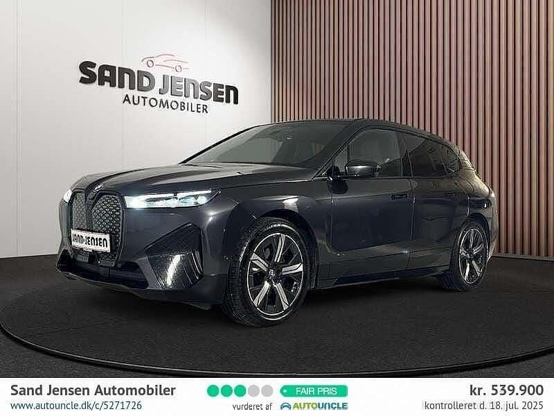 Gråmetal Brugt 2024 BMW iX Sport Line SUV | 539.900 kr. (Fair pris) - Billede 1/4