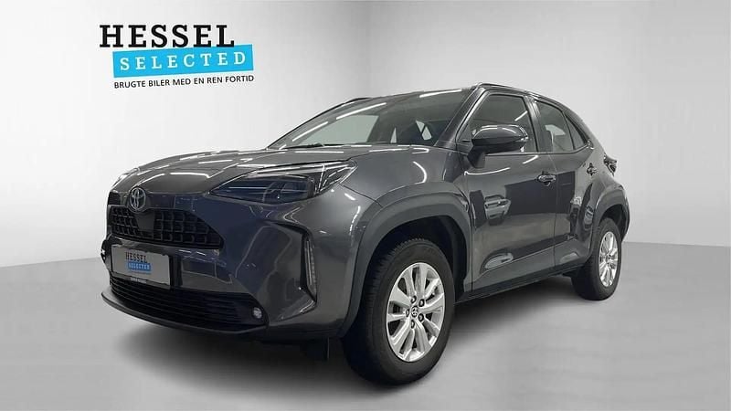 Koks metal Brugt 2023 Toyota Yaris Hybrid Active SUV | 244.900 kr. (Fair pris) - Billede 1/4