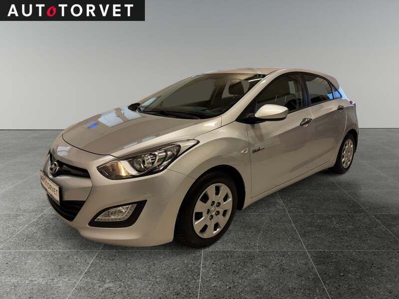 Sølvmetal Brugt 2013 Hyundai i30 Comfort Hatchback | 54.700 kr. (Fair pris) - Billede 1/4
