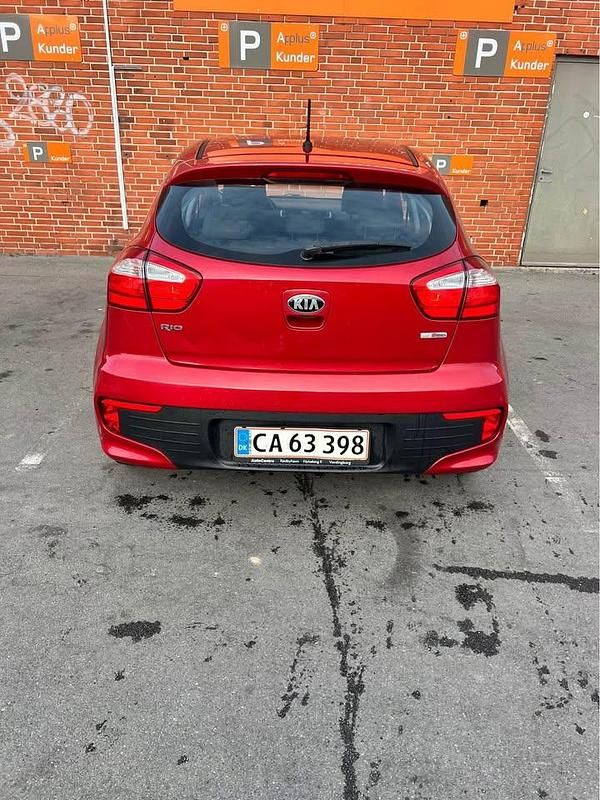 Brugt Kia Rio 83 HK (61 kW) 2015 Rød Sedan