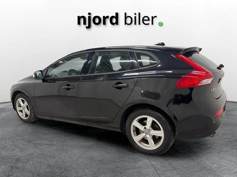 Brugt Volvo V40 Kinetic 122 HK (89 kW) 2015