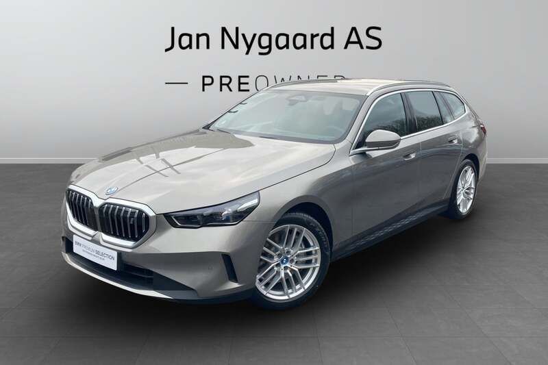 Champagnemetal Ny 2024 BMW i5 Sport Line Sedan | 549.900 kr. (Lidt for dyr) - Billede 1/3