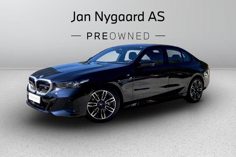 Carbonsortmetal Ny 2025 BMW i5 M Sport Sedan | 739.000 kr. (Fair pris) - Billede 1/3