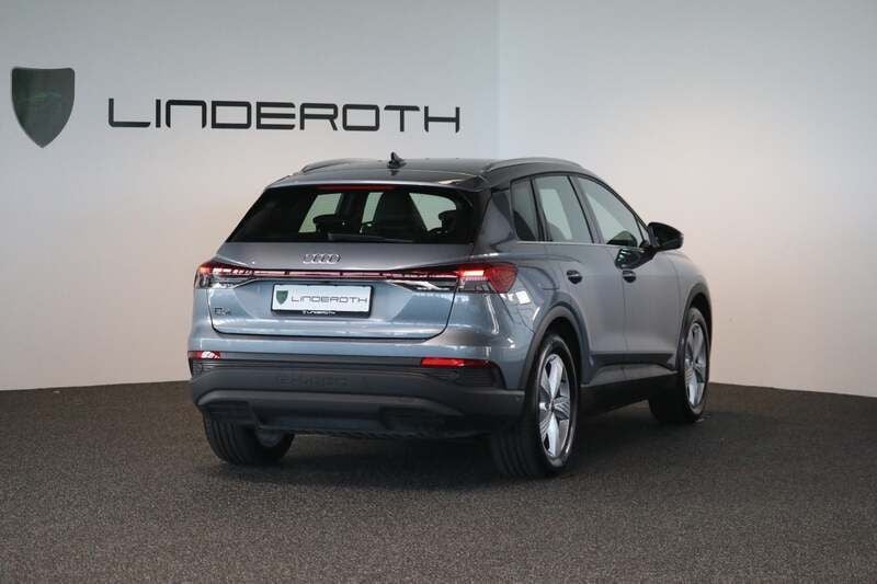 Brugt Audi Q4 e-tron S-Line 150 kW (204 HK) 2023 Lysblåmetal SUV