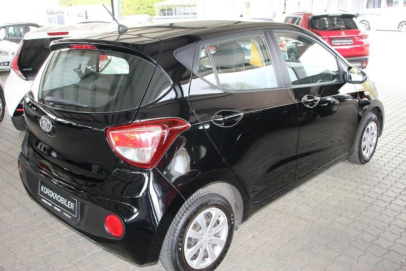 Brugt Hyundai i10 Comfort 66 HK (48 kW) 2017 Sortmetal Hatchback