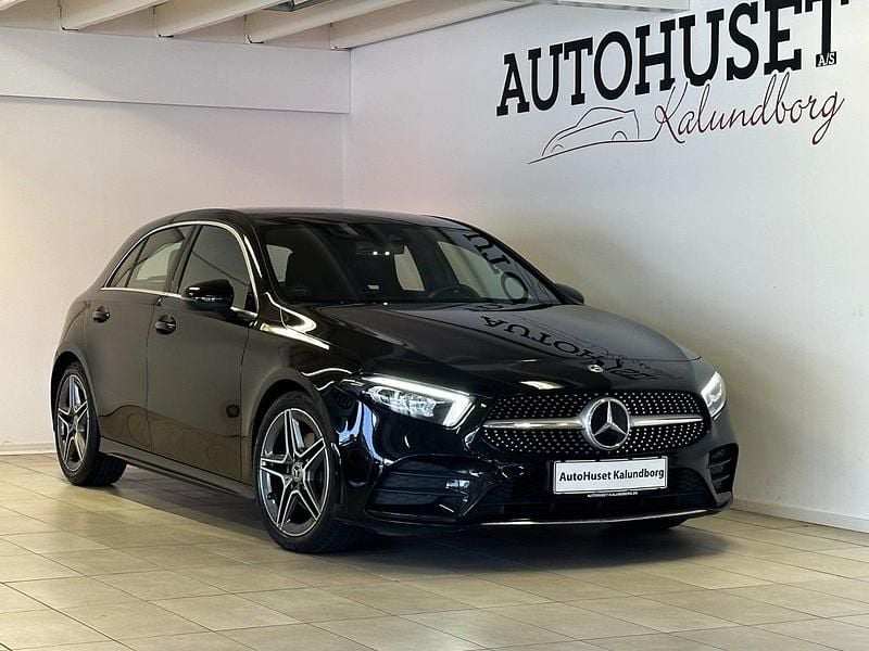 Sort Brugt 2021 Mercedes A200 AMG line Hatchback | 299.900 kr. (Fair pris) - Billede 1/4