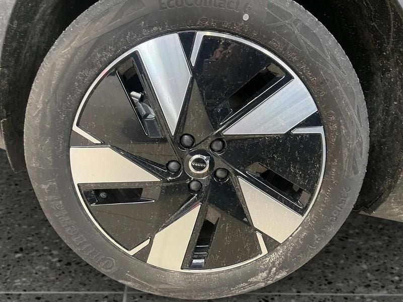 Ny Volvo XC40 Plus 169 kW (231 HK) 2025 Onyx black SUV