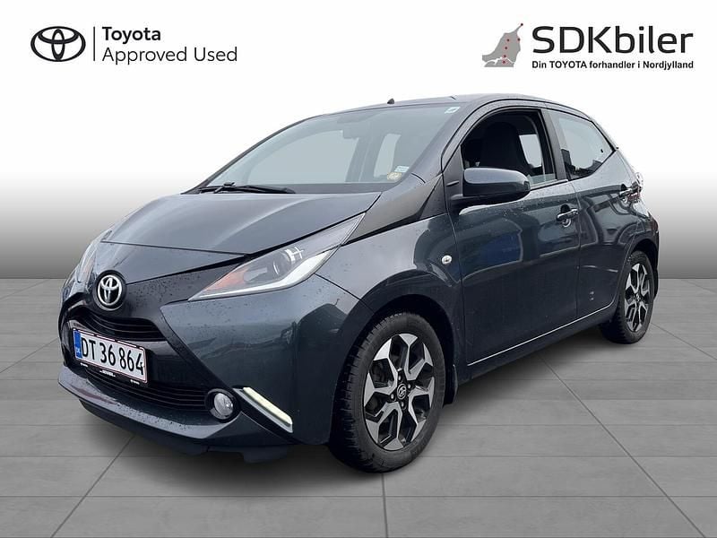 Electro grey Brugt 2017 Toyota Aygo X-play Hatchback | 69.900 kr. (Fair pris) - Billede 1/4