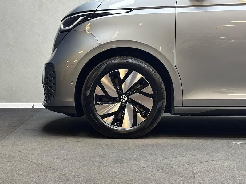 Ny VW ID. Buzz Pro 210 kW (286 HK) 2025 Monosilvermetallic MPV