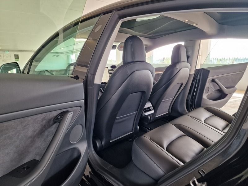 Grå metal Brugt 2023 Tesla Model 3 RWD Sedan | 249.950 kr. (God pris) - Billede 1/15