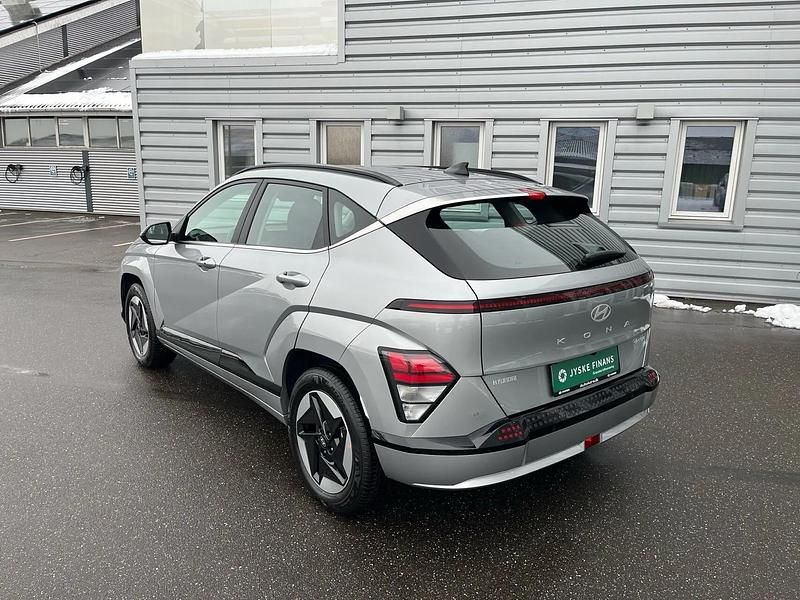 Brugt Hyundai Kona Essential 114 kW (156 HK) 2025 Shimmering silver  metallic SUV