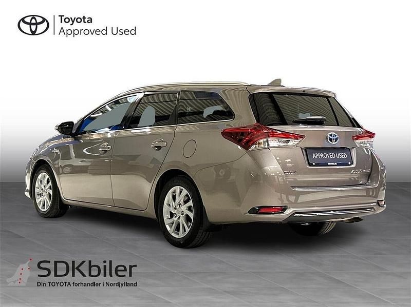 Brugt Toyota Auris Touring Sports Comfort 136 HK (100 kW) 2016 Oxide Stationcar