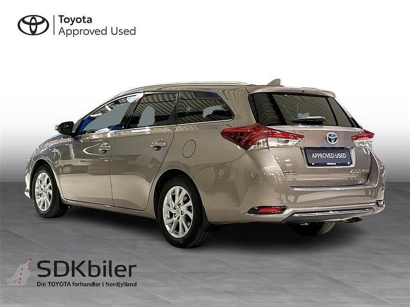 Brugt Toyota Auris Touring Sports Comfort 136 HK (100 kW) 2016 Oxide Stationcar