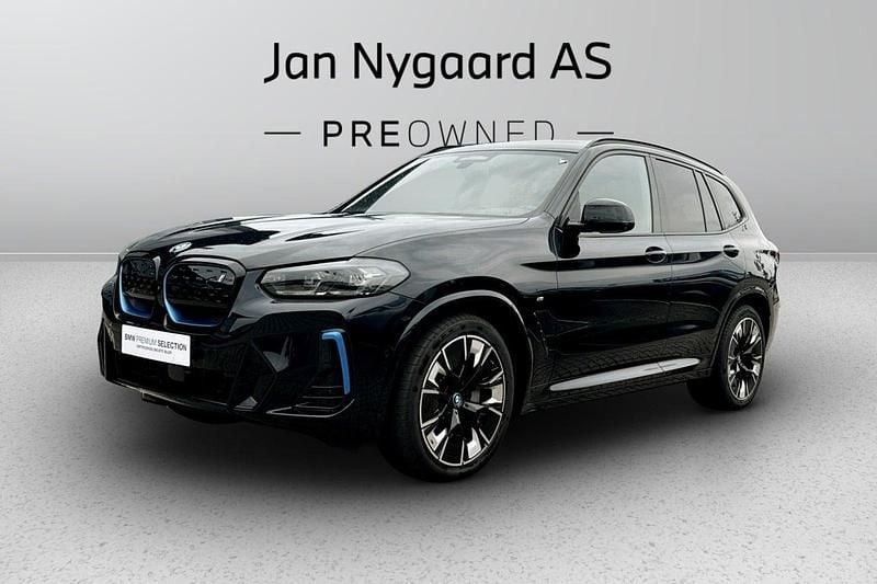 Mørkblåmetal Brugt 2023 BMW iX3 M Sport SUV | 449.000 kr. (Fair pris) - Billede 1/4