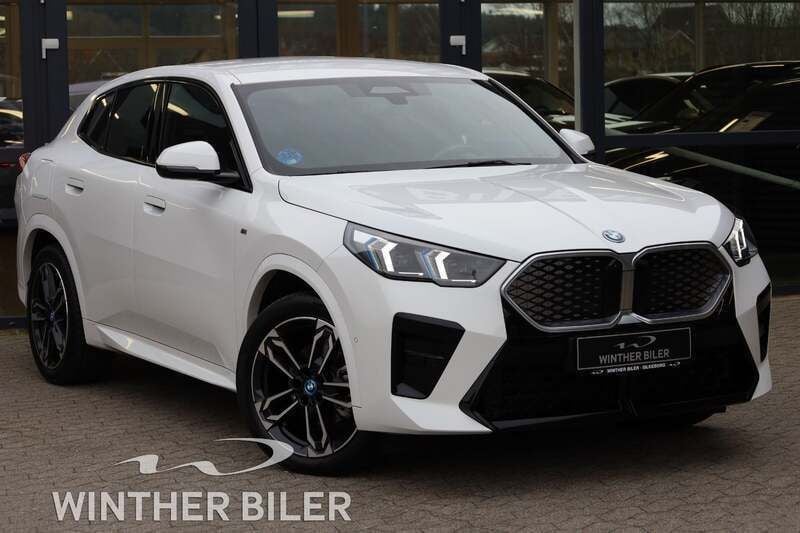 Hvid Brugt 2024 BMW iX2 M Sport SUV | 369.900 kr. (Fair pris) - Billede 1/4