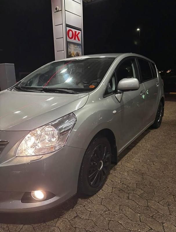 Brugt Toyota Verso 126 HK (92 kW) 2011 Grå MPV