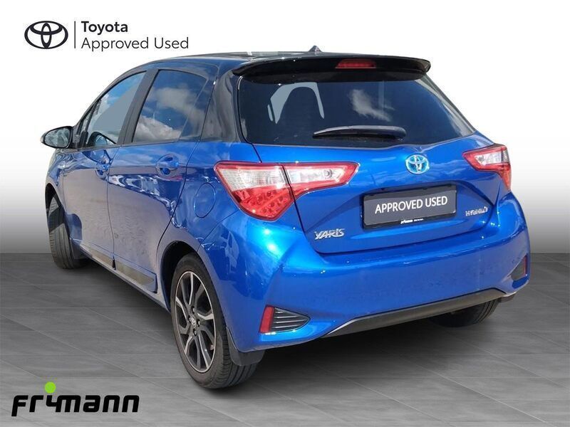 2pp black on hydro blue Brugt 2017 Toyota Yaris Hybrid Hatchback | 106.782 kr. (Fair pris) - Billede 1/3