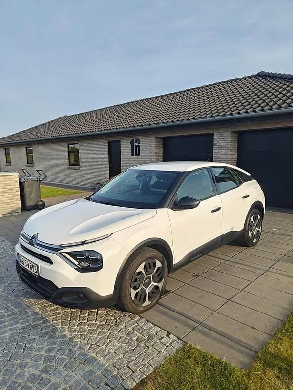 Hvid Brugt 2021 Citroën C4 PureTech Hatchback | 134.900 kr. (Fair pris) - Billede 1/4