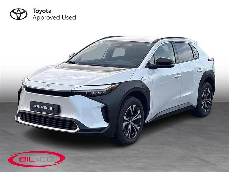 089 platinum pearl white Brugt 2025 Toyota bZ4X Executive SUV | 319.900 kr. (Fair pris) - Billede 1/3