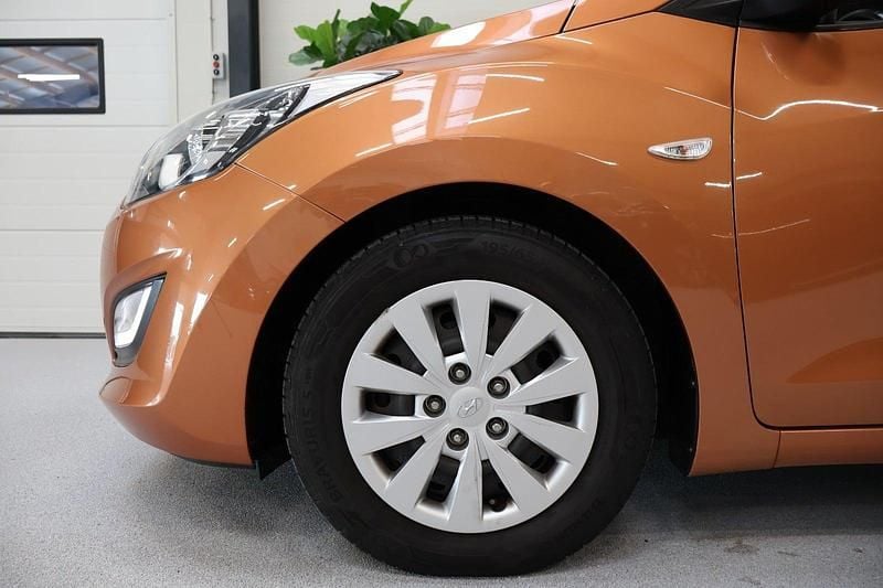 Brugt Hyundai i30 Active 110 HK (80 kW) 2015 Bronzemetal Stationcar
