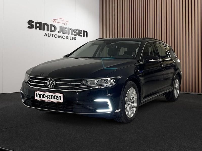 Sortmetal Brugt 2023 VW Passat GTE Stationcar | 279.900 kr. - Billede 1/4
