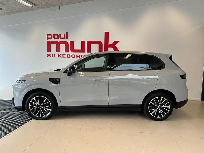 Ny Leapmotor B10 160 kW (218 HK) 2025 Beigemetal SUV