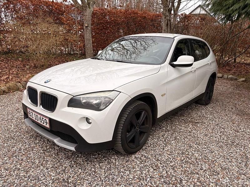 Hvid Brugt 2011 BMW X1 SUV | 64.900 kr. - Billede 1/4