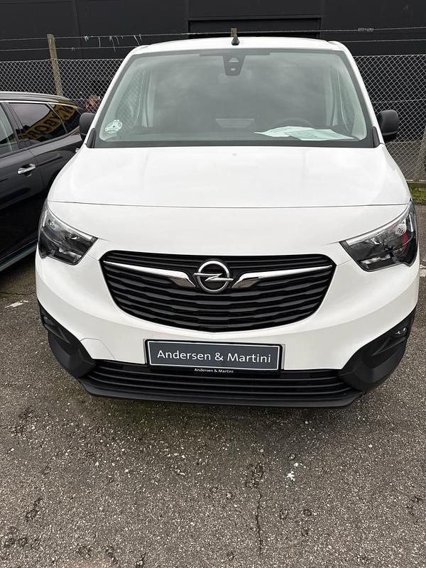 Hvidjade Brugt 2022 Opel Combo Enjoy MPV | 149.980 kr. - Billede 1/4
