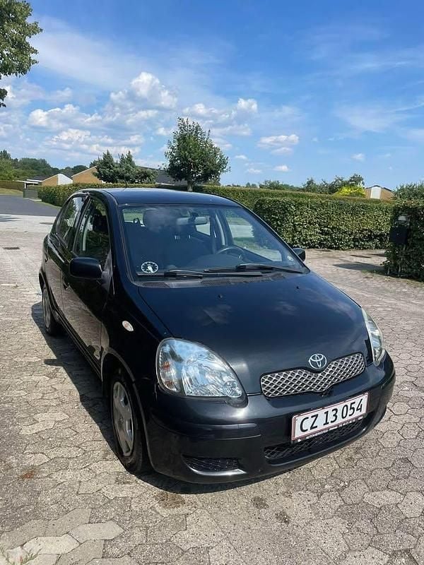 Brugt 2004 Toyota Yaris Terra Hatchback | 15.999 kr. - Billede 1/4