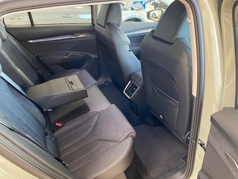 Ny Skoda Elroq 210 kW (286 HK) 2026 Grøn SUV