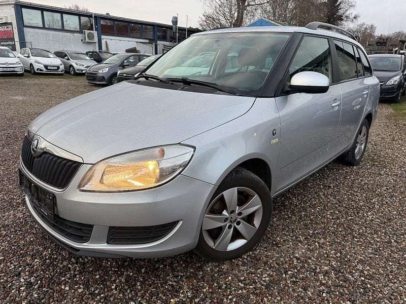 Sølvmetal Brugt 2014 Skoda Fabia Fresh Stationcar | 69.990 kr. (God pris) - Billede 1/4