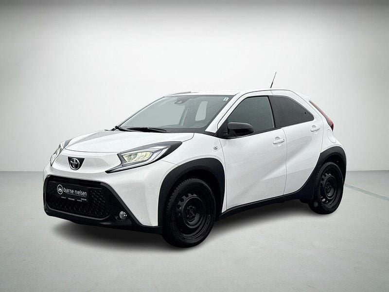 Hvid Brugt 2025 Toyota Aygo X Active SUV | 150.000 kr. (Fair pris) - Billede 1/4
