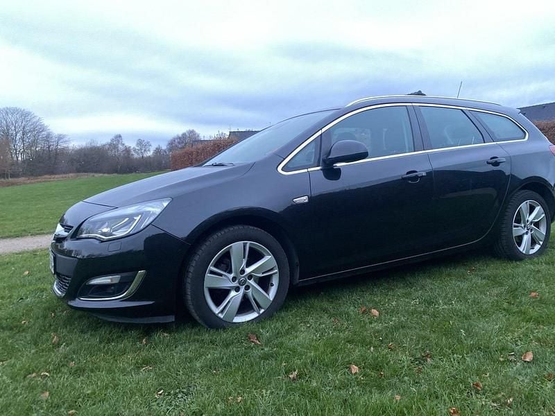 Sort Brugt 2013 Opel Astra Sport Stationcar | 44.900 kr. (God pris) - Billede 1/4