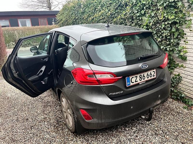 Grå Brugt 2017 Ford Fiesta Titanium Hatchback | 102.400 kr. (Fair pris) - Billede 1/9