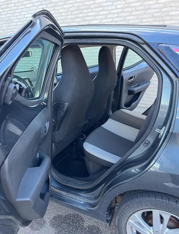 Grå Brugt 2016 Toyota Aygo x-sky Hatchback | 55.000 kr. (Fair pris) - Billede 1/8