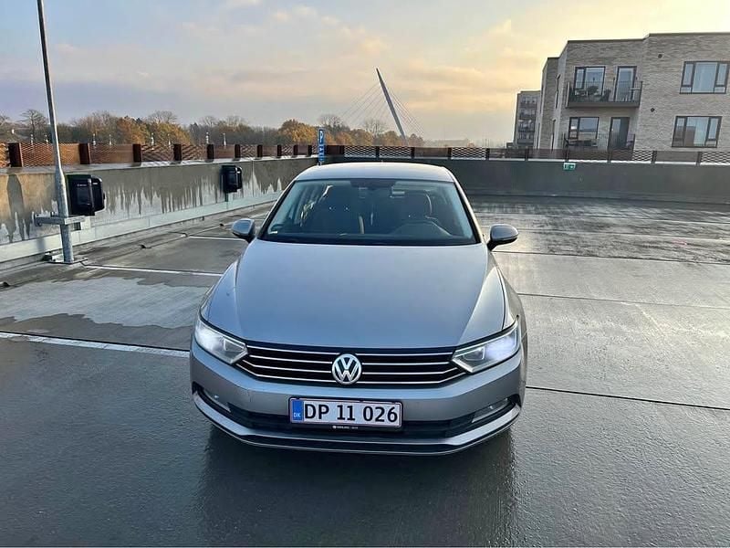 Grå Brugt 2016 VW Passat Trendline Sedan | 89.000 kr. (Fair pris) - Billede 1/4