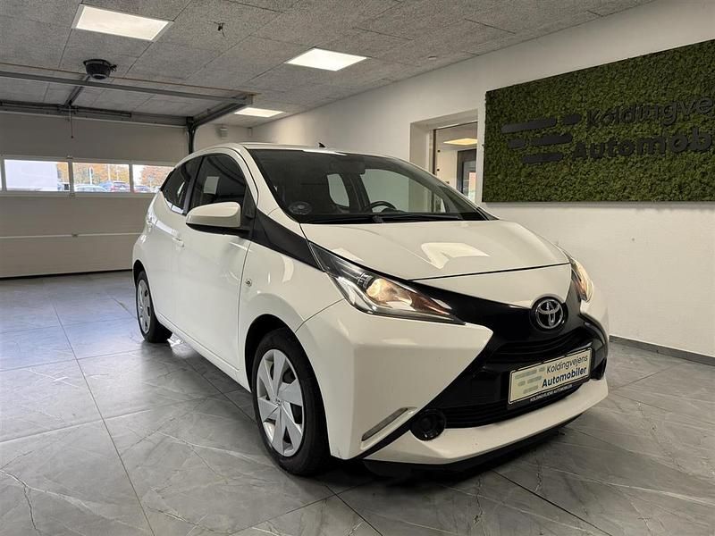 Ikke angivet Brugt 2015 Toyota Aygo X-play Hatchback | 39.700 kr. (Fair pris) - Billede 1/4