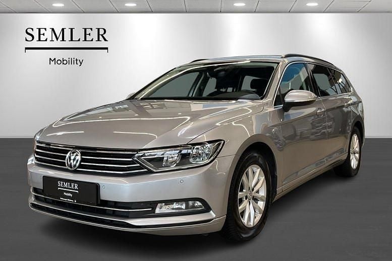 Sølvmetal Brugt 2018 VW Passat Comfortline Premium Stationcar | 219.900 kr. (Fair pris) - Billede 1/4