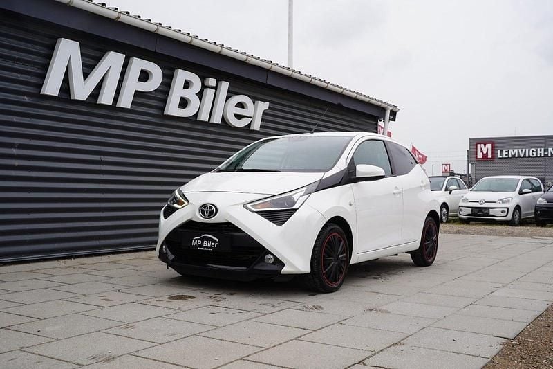 Hvid Brugt 2021 Toyota Aygo X-cite Hatchback | 89.700 kr. (God pris) - Billede 1/4